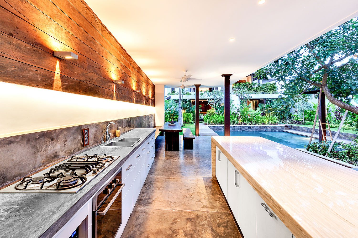 outdoor kitchen