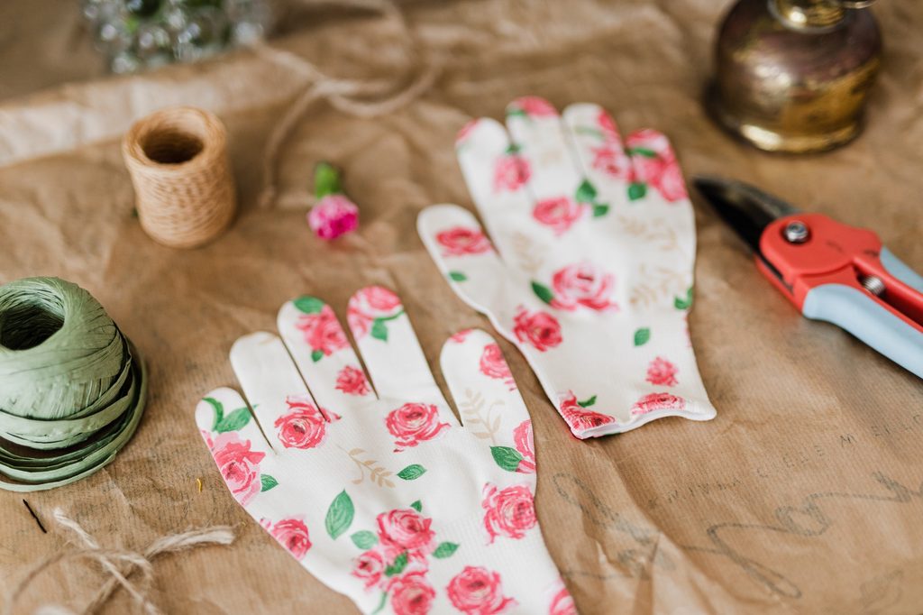 Gardening gloves