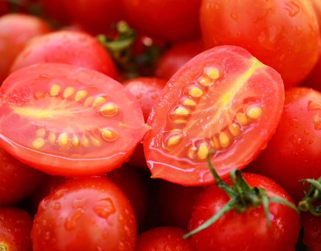 Close-up of sliced tomatoes with seeds