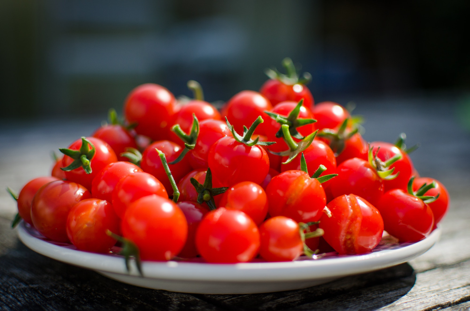 plate of red cherry tomatoes