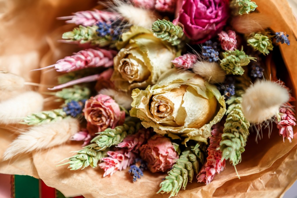 Dried flower bouquet