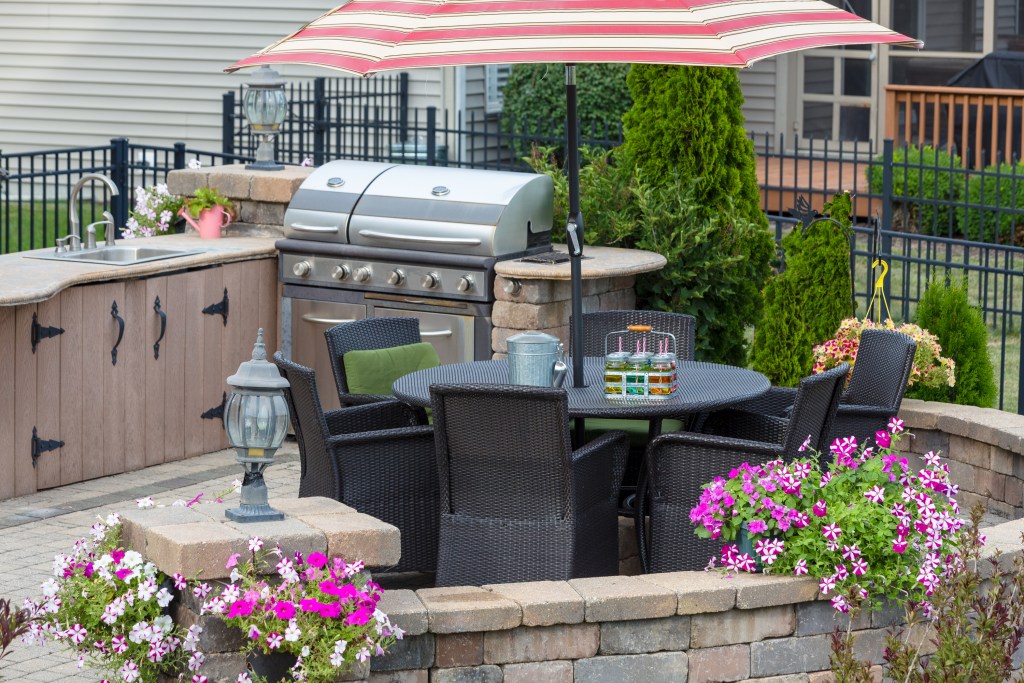 Outdoor kitchen with granite countertop