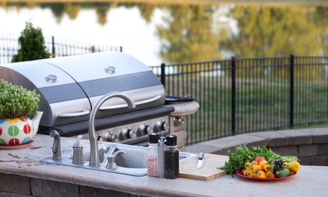 Outdoor sink