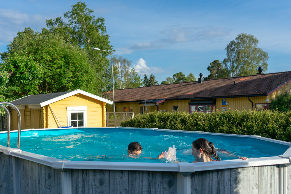 above ground pool