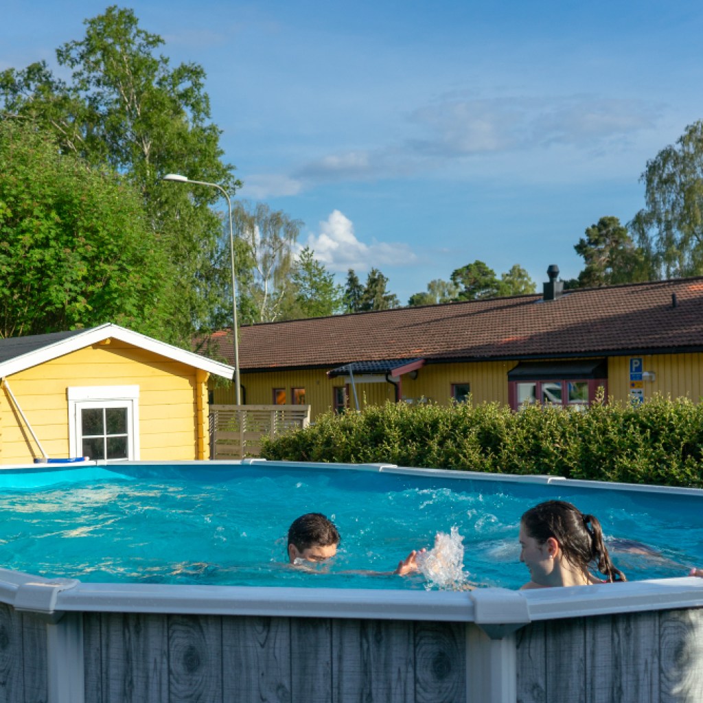 above ground pool