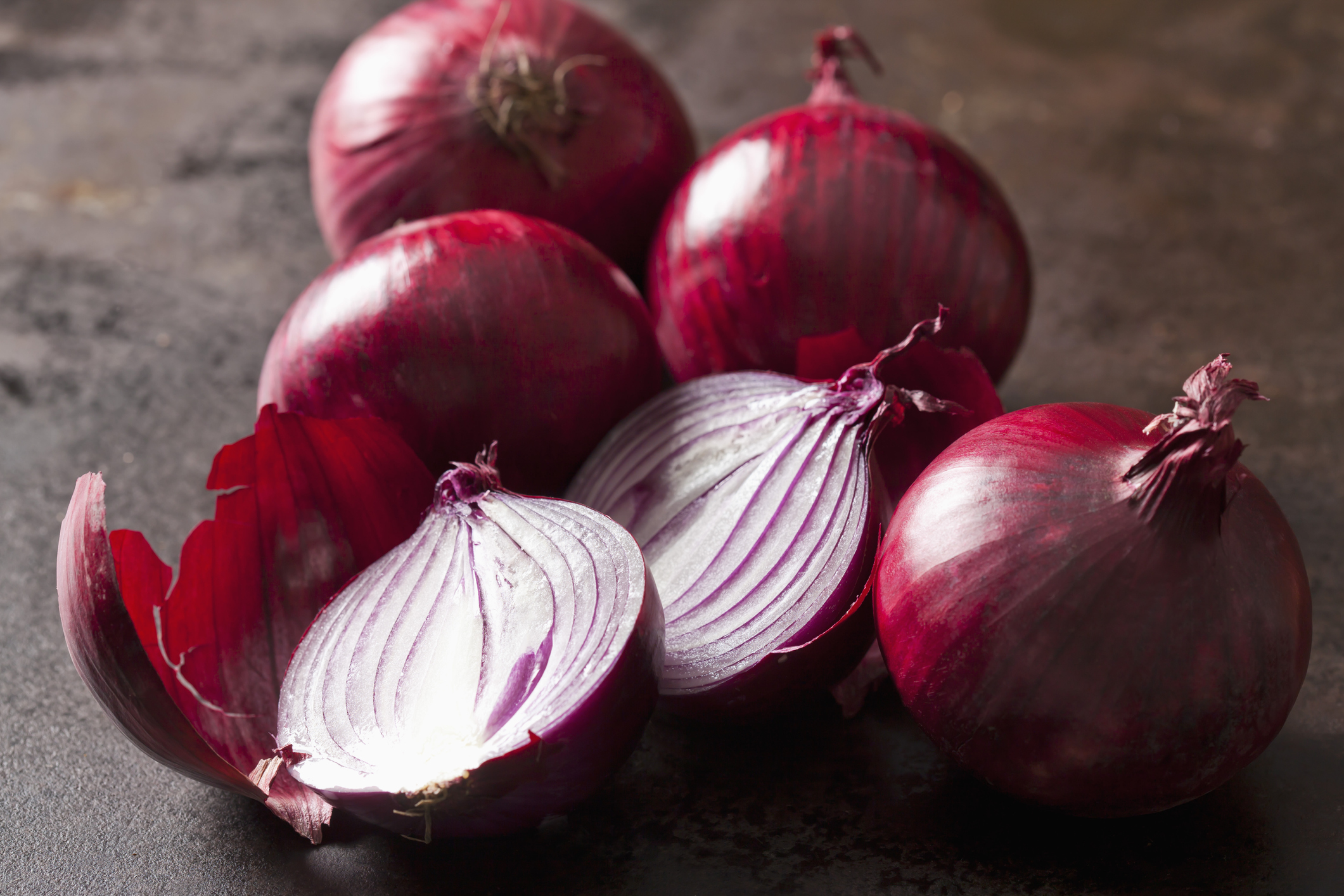 Sliced red onion